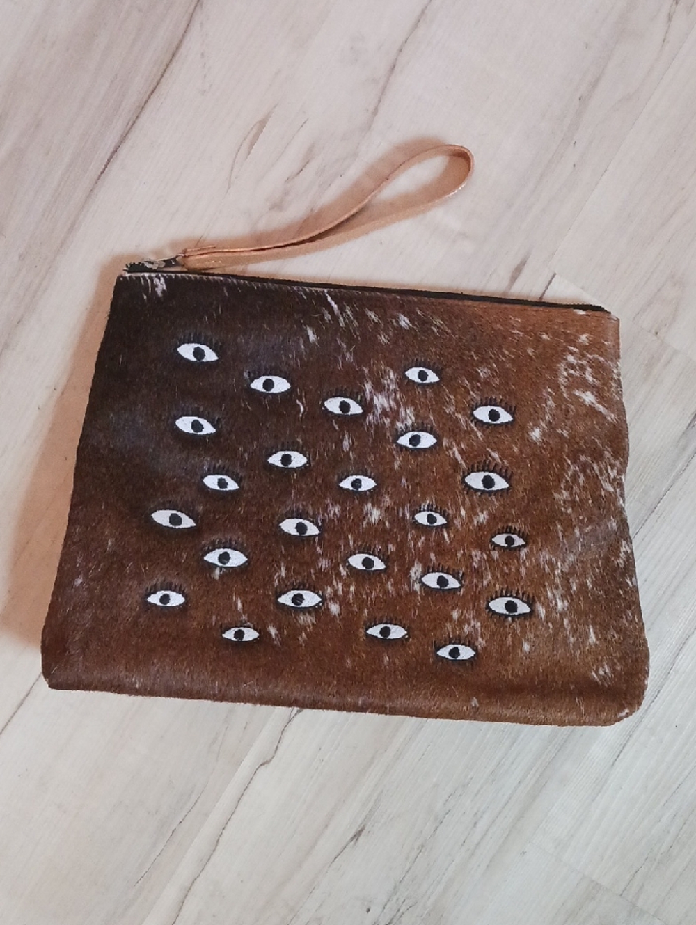MIN & MON EYES CLUTCH.
